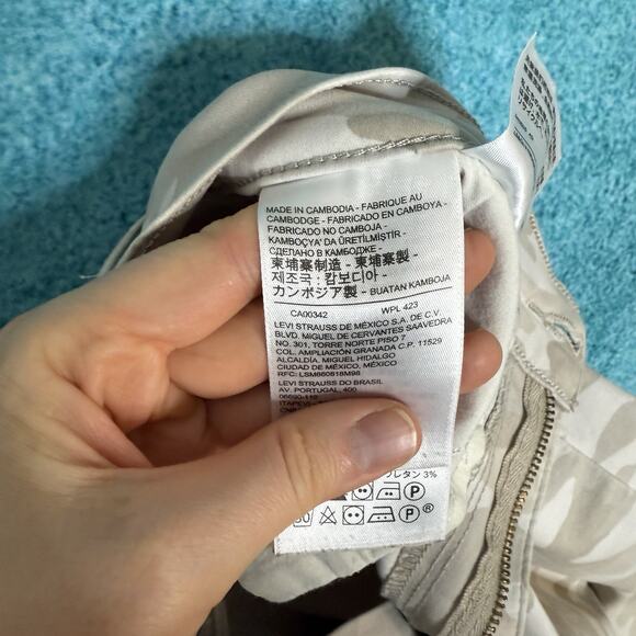 Levi’s 720 High-Rise Super Skinny Women’s Size 28 Camo White Beige Stretch - Picture 9 of 16